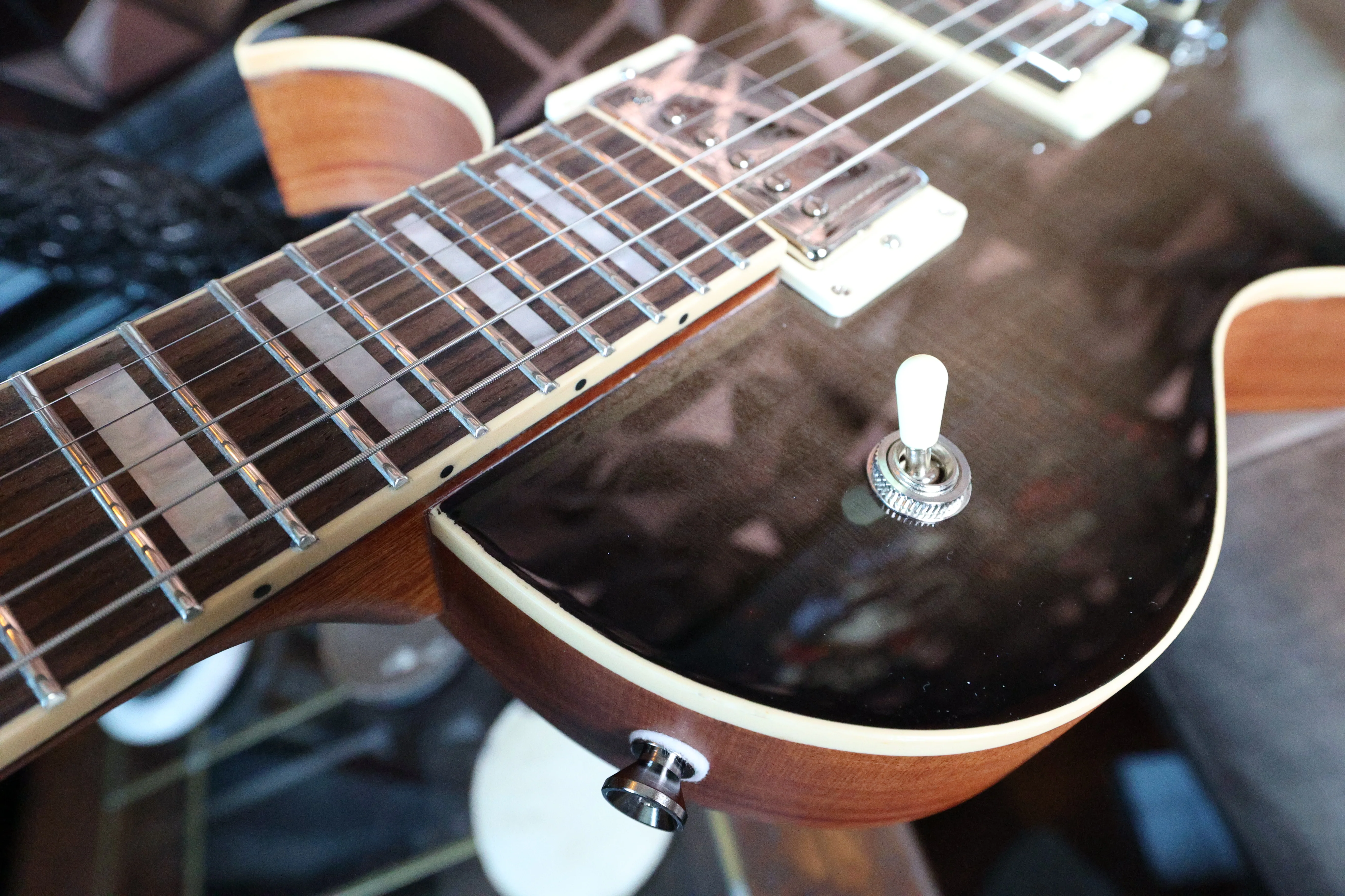 Valkyrie Guitar Works THRUMA Electric Guitar 1/1 - Image 7